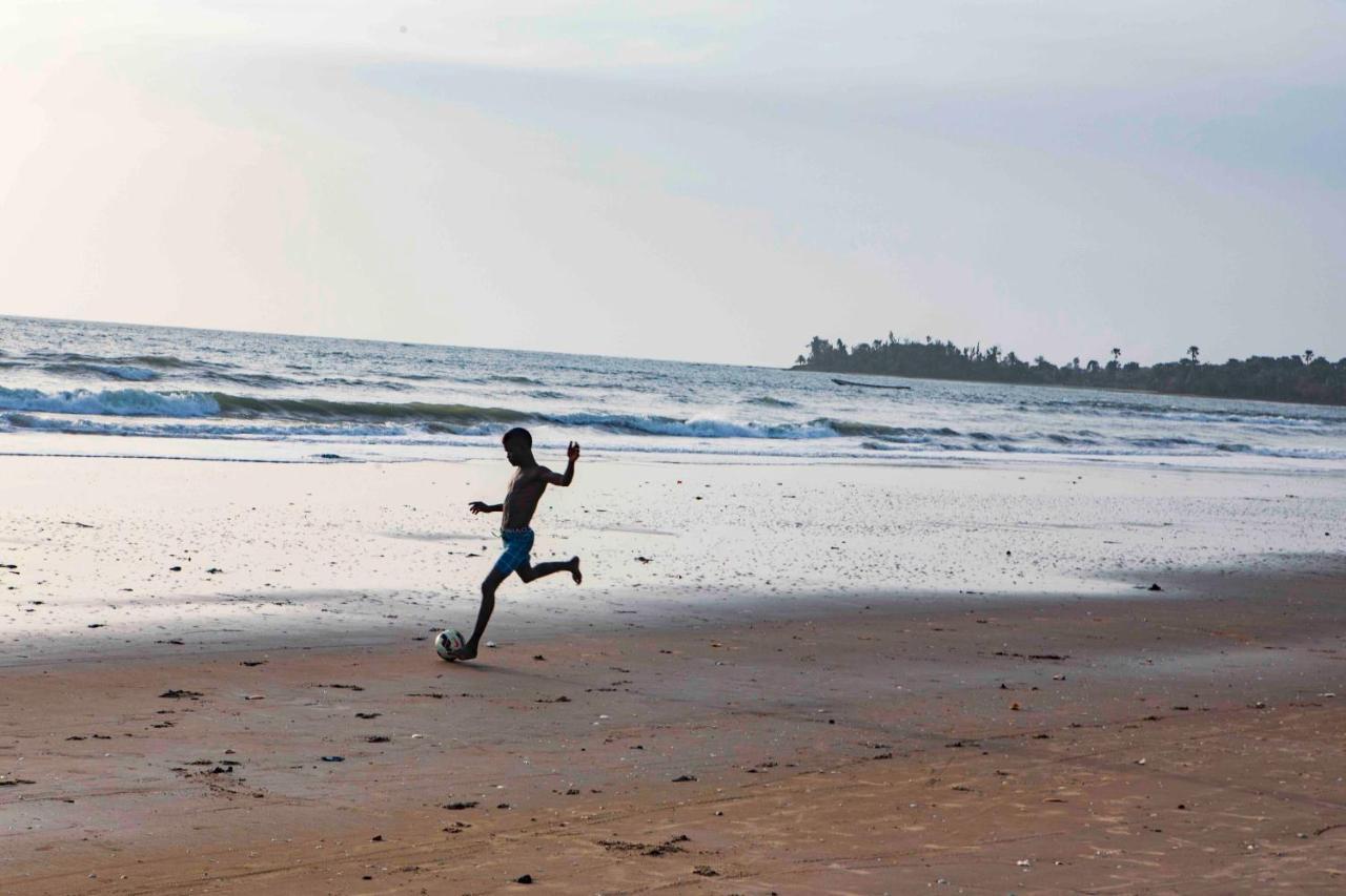 ホテル Bees Mouth Gambia Sanyang エクステリア 写真